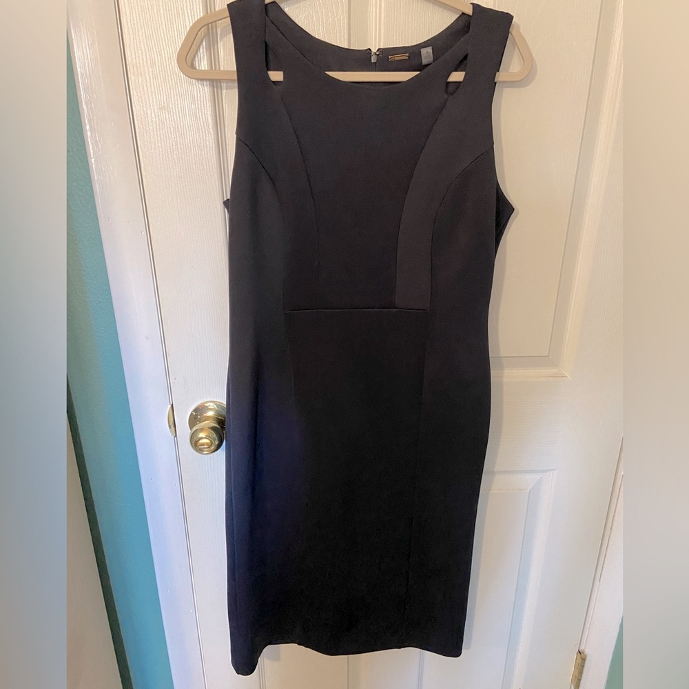 Like new T Tahari neoprene midnight blue midi sheath dress w/cutout details 10M